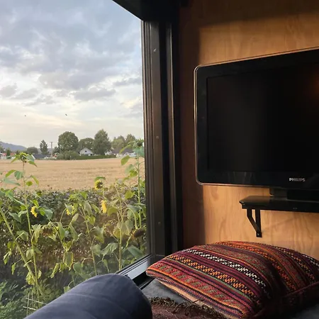Stunning Tiny House In Beautiful Garden *