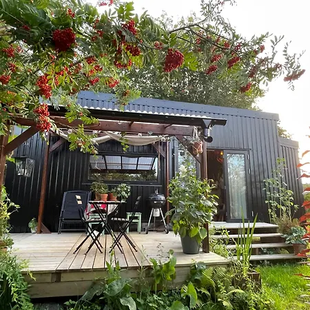 Stunning Tiny House In Beautiful Garden Apartament Eidsvoll