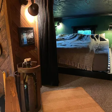 Stunning Tiny House In Beautiful Garden Eidsvoll